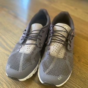 On Cloud sneakers size 9
